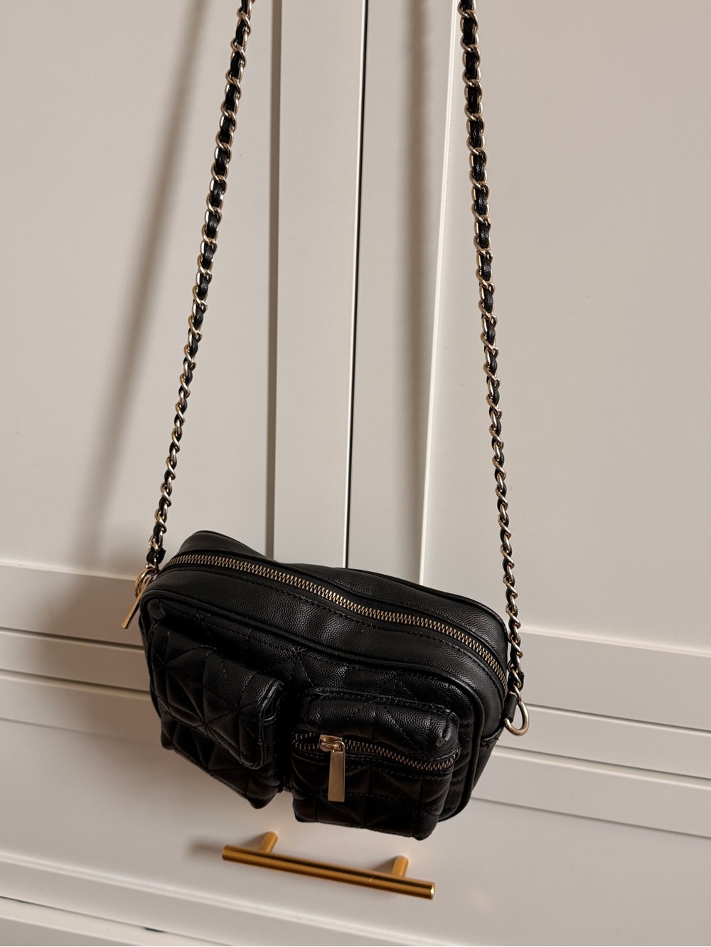 Forever 21 Black Quilted Crossbody Bag with Gold Chain